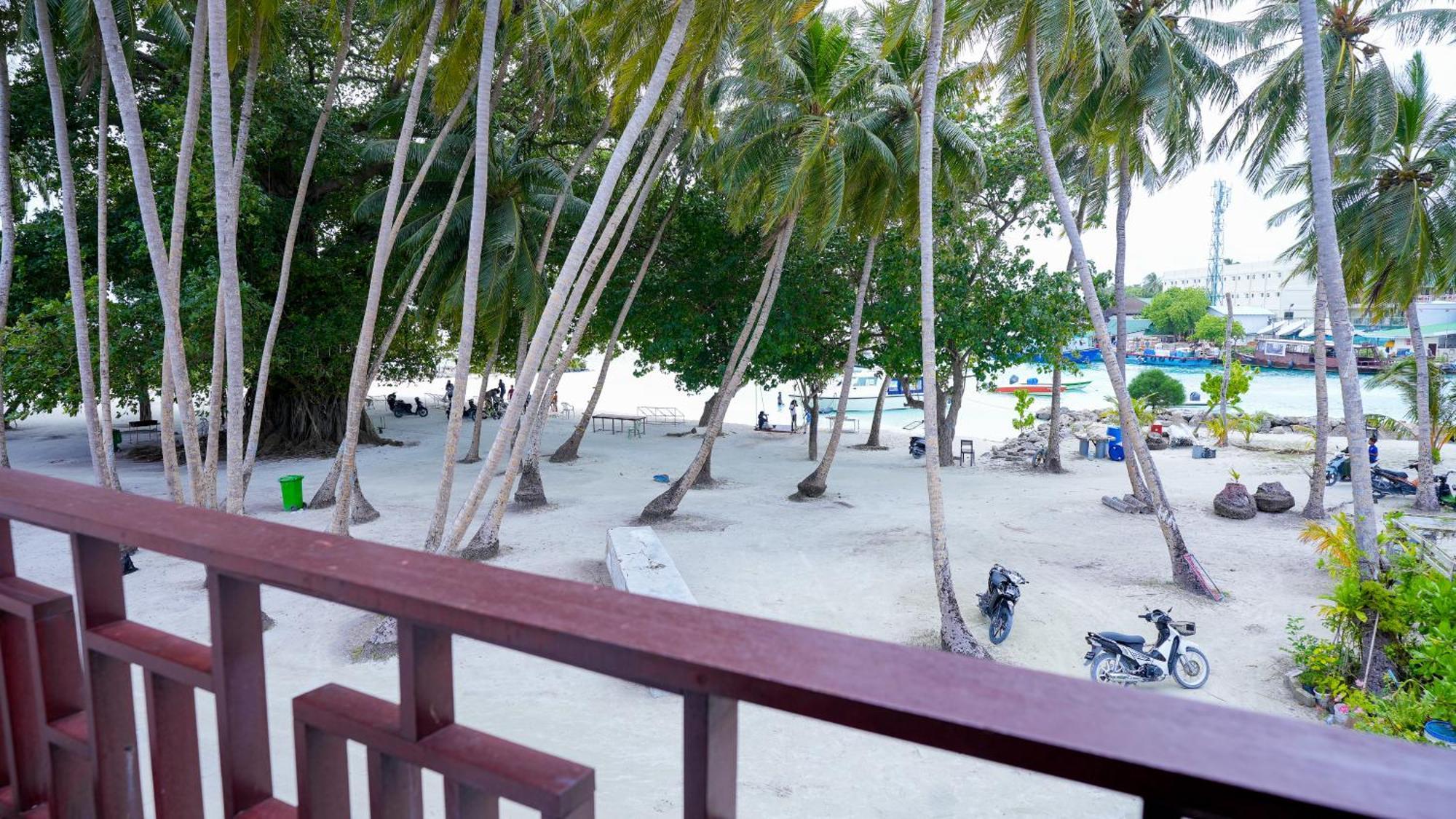 Silver Oasis Maldives Affittacamere Huraa